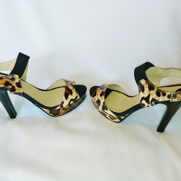 Vittorio D' Firenze Animal Print Slip-On Pumps - Picture 3 of 8